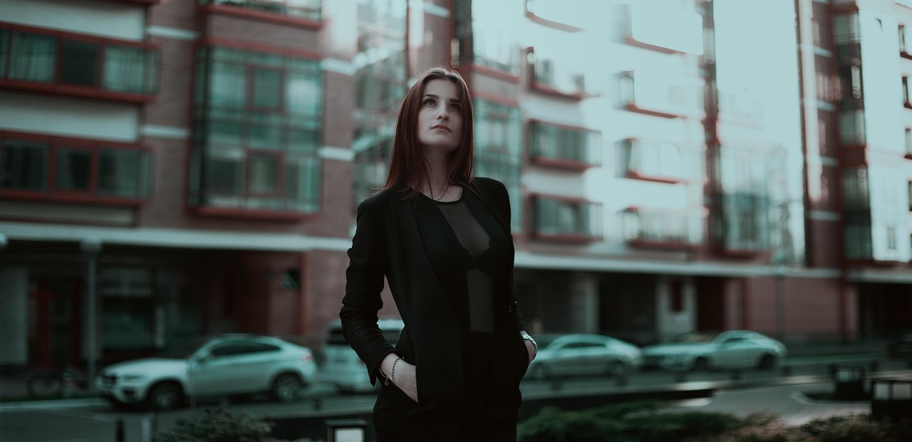 Business woman, business, young woman — Elfbar Elfliq Nic Salts Make Vaping Comfortable and Effective